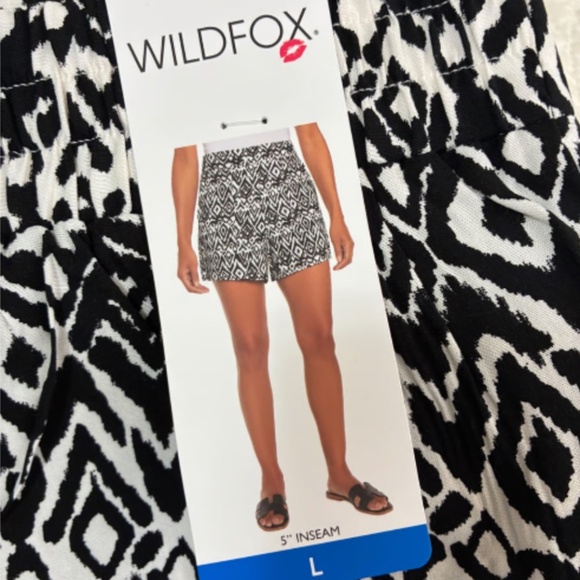 NWT Wild Fox Shorts, L - Picture 3 of 3